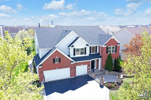 1839 Heather St, Lemont, IL 60490-2076