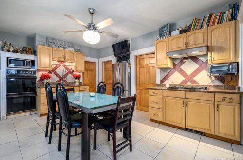 66 Lexington Ave, Norwalk CT  06854-4325 exterior