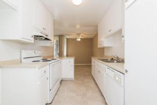 4555 Martin Luther King Jr Blvd, Los Angeles CA  90016-5967 exterior