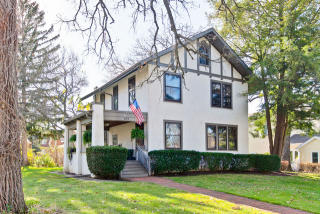 309 Cook Ave, Green Oaks, IL 60048-1807