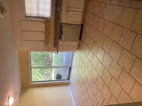 300 Angus Blvd, Warner Robins, GA 31088-5945