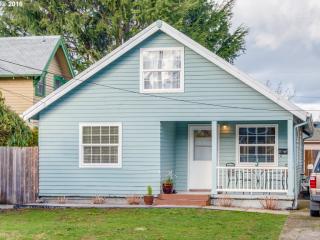 7107 Cora St, Portland, OR 97206-3460