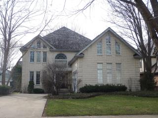 336 Phillippa St, Oak Brook, IL 60521-2437