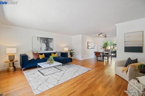11582 Manzanita Ln, Pleasanton, CA 94568-2746
