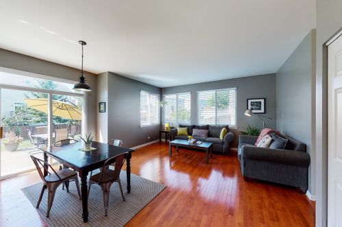 725 Bluebell Ln, Pingree Grove IL  60140-9154 exterior