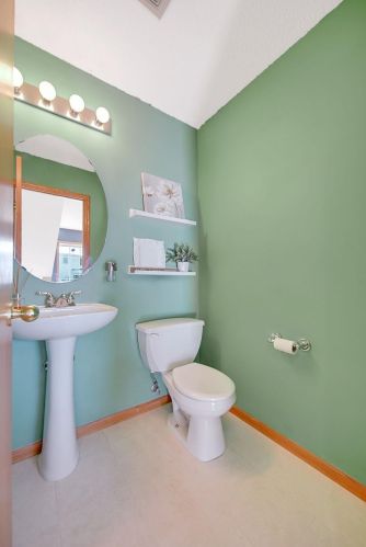 4941 Grenwich Ave, Saint Paul MN  55128-2058 exterior