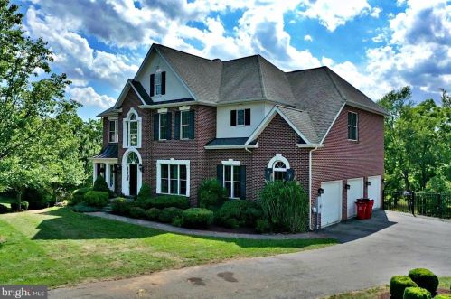 59 Brighton Pl, Charles Town, WV 25414-2584