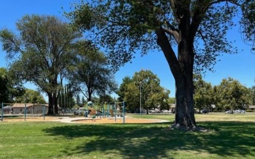 1554 Maywood Ave, Manteca, CA 95336-2847
