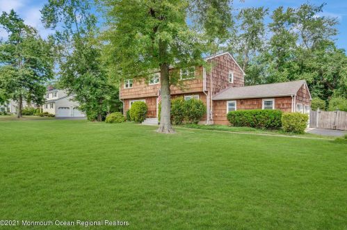 422 Bowne Rd, Tinton Falls, NJ 07712-3755