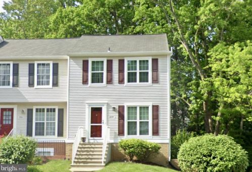 2878 Burgundy Pl, Woodbridge VA  22192-1917 exterior