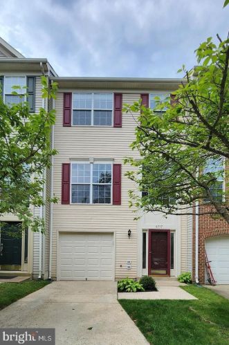 6717 Emmanuel Ct, Gainesville, VA 20155-1493