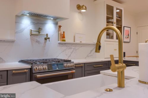 330 Mary St, Lancaster PA  17603-3328 exterior