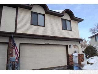 8563 Maplebrook Pkwy, Minneapolis MN  55445-1927 exterior