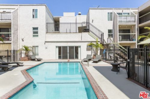 409 Burchett St, Glendale CA  91203-1330 exterior