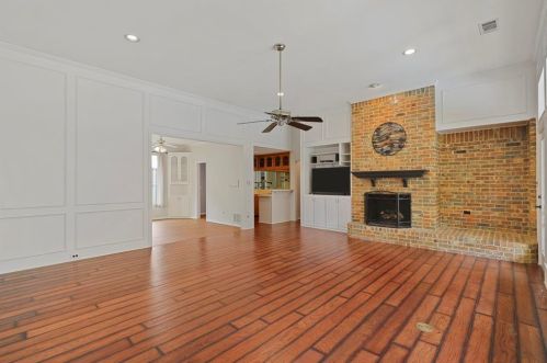 2221 Lorraine Dr, Carrollton TX 75006-4322 exterior