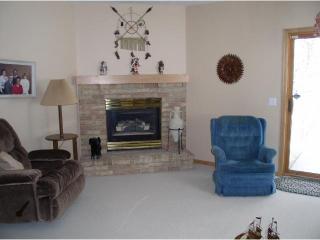 2147 Overlook Dr, Minneapolis MN  55431-4013 exterior