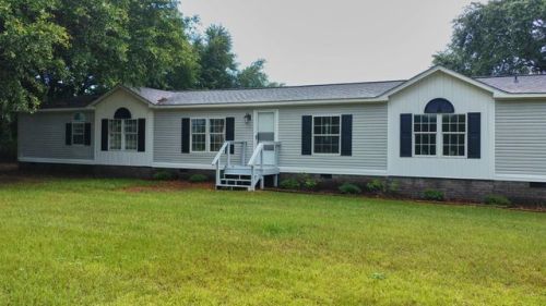 10222 Aberdeen Rd, Aberdeen, NC 28315-7736