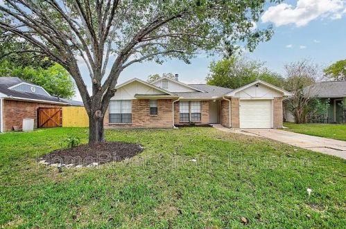 8515 Lazy Brook Ln, Morgans Point TX  77571-3771 exterior