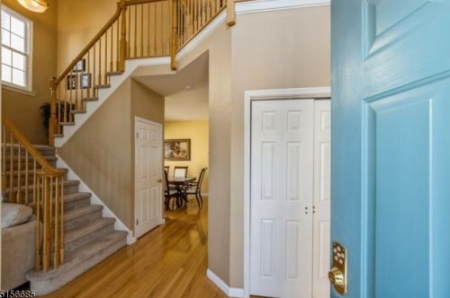 14 Kiser Ln, Bridgewater, NJ 08807-5770