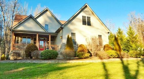538 Brush Creek Rd, Fairview, NC 28730-9791