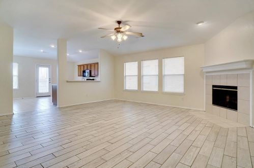 10428 Rising Knoll Ln, Fort Worth TX  76131-3976 exterior