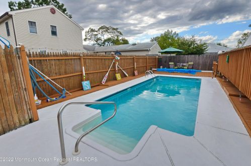 2412 Maple St, Point Pleasant Beach, NJ 08742-3634