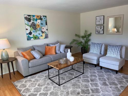 1315 Buckeye Ln, Davis, CA 95618-1561