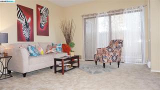 3 Lakeshore Ct, Richmond, CA 94804-7419
