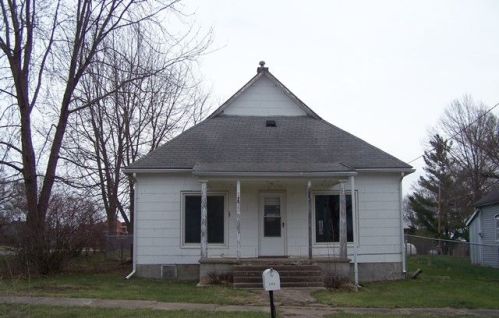 206 Shouse Ave, Braymer, MO 64624-9275