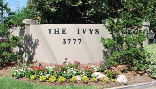 47 Ivy Ridge Dr, Atlanta, GA 30342