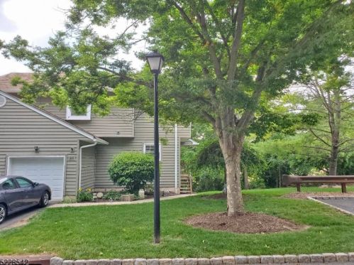 20 Peregrine Pt, Fredon, NJ 07860-1468