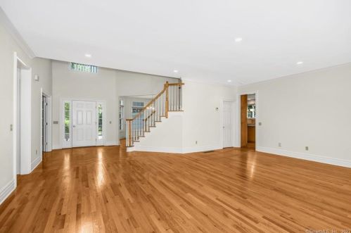 5 Christopher Ln, Norwalk CT  06851-3325 exterior