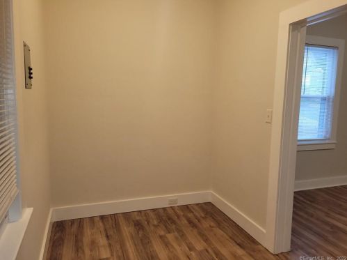 76 8th St, Derby CT  06418-1246 exterior