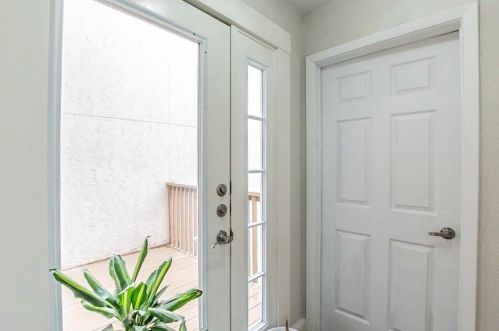 12542 Burninglog Ln, Dallas TX  75243-2118 exterior