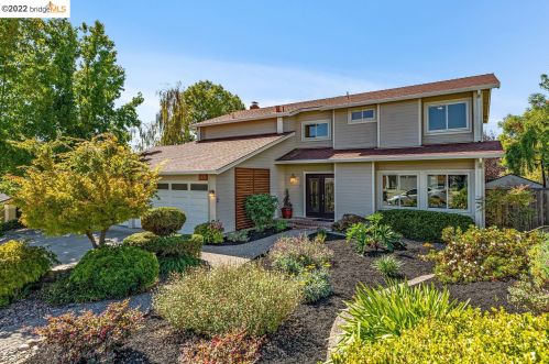 5976 Skyfarm Dr, Hayward, CA 94552-1637