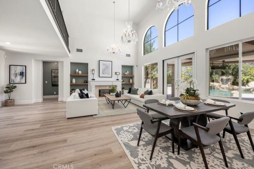 1006 Sunstream Ln, Anaheim, CA 92808-2517