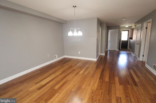 29 Barclay Ct, Trenton NJ  08648-1454 exterior