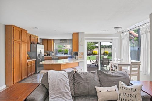 39810 Amberley Cir, Temecula CA  92591-7007 exterior