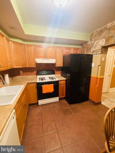 3023 3 St, Philadelphia PA 19133-3228 exterior