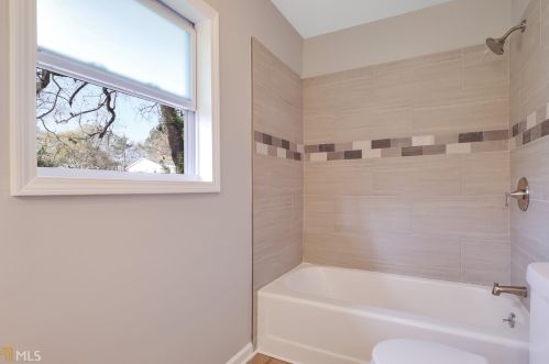 976 Pinehurst Dr, Smyrna GA  30080-4225 exterior