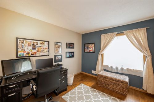 1048 Carmel Ct, Saint Paul MN  55126-5879 exterior