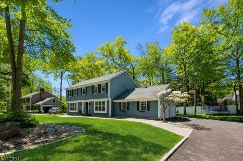 24 Vom Eigen Dr, Morristown, NJ 07960-4747