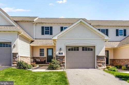 702 Stone Creek Rd, Lancaster, PA 17603-9038