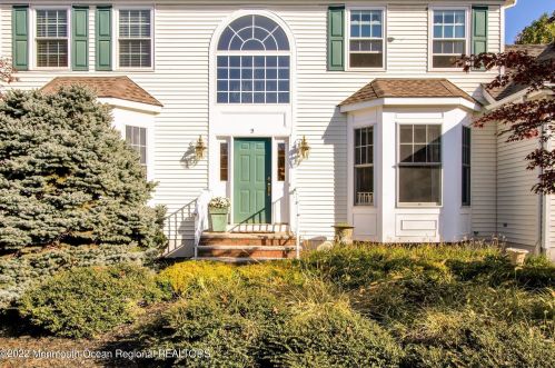 9 Pondview Dr, Tinton Falls, NJ 07724-3182