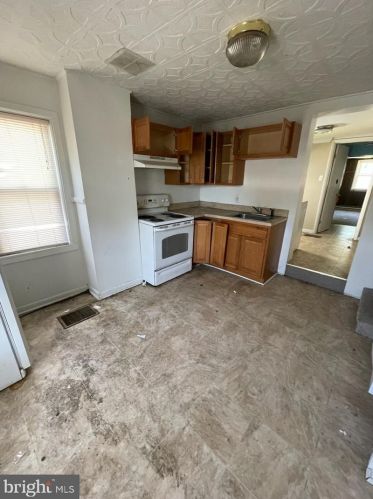 19 Vermont St, Williamsport, MD 21795-1025