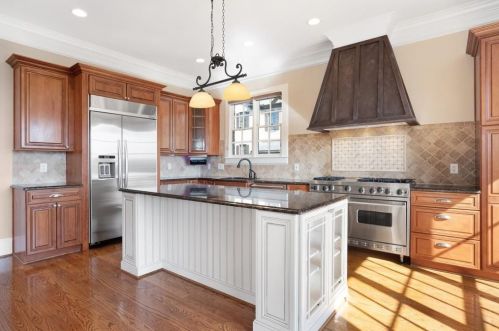2600 Canterbury Trl, Atlanta, GA 30324-2888