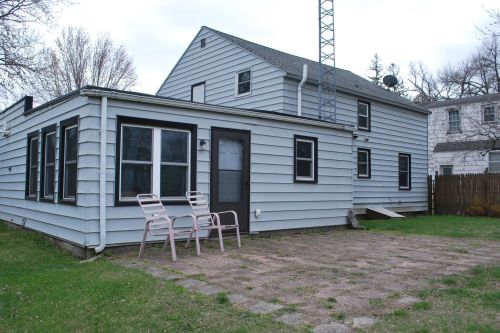 205 1st Ave, Truman, MN 56088-1119
