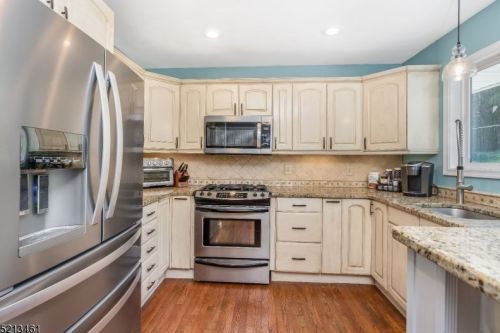 3 Autumn Ln, Hackettstown NJ  07840-4704 exterior