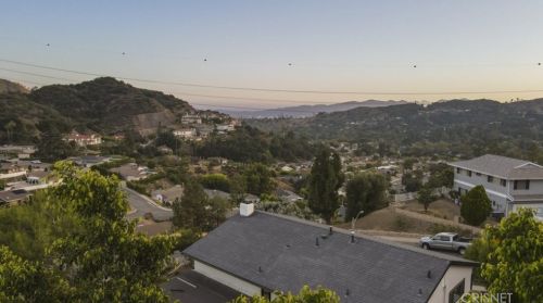 2434 Delisle Ct, Glendale CA  91208-2210 exterior