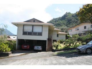 348 Puiwa Rd, Honolulu, HI 96817-1176